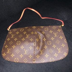 FAUX Louis Vuitton Clutch ❤️